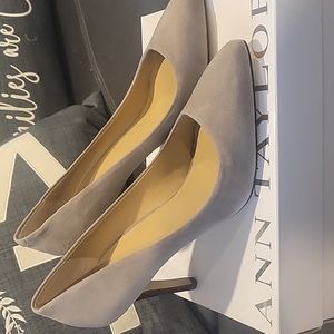 Ann Taylor pumps